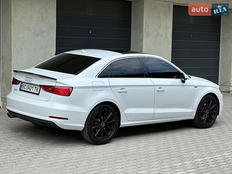 Седан Audi A3 2015 в Дрогобичі
