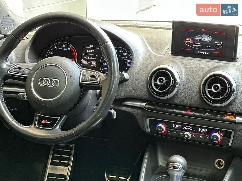 Седан Audi A3 2015 в Дрогобичі