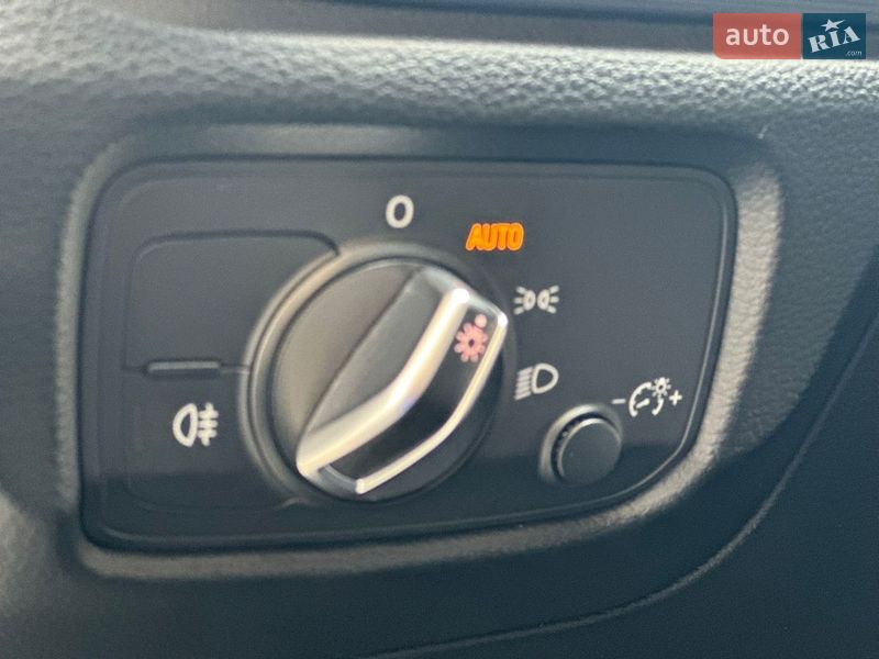 Седан Audi A3 2015 в Дрогобичі