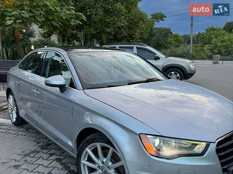 Седан Audi A3 2015 в Чернівцях