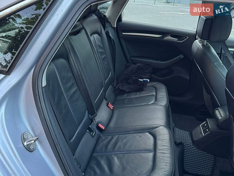 Седан Audi A3 2015 в Чернівцях