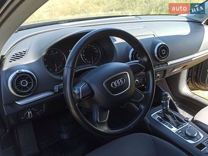 Седан Audi A3 2013 в Миргороді
