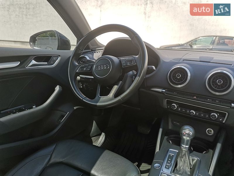 Седан Audi A3 2018 в Львові