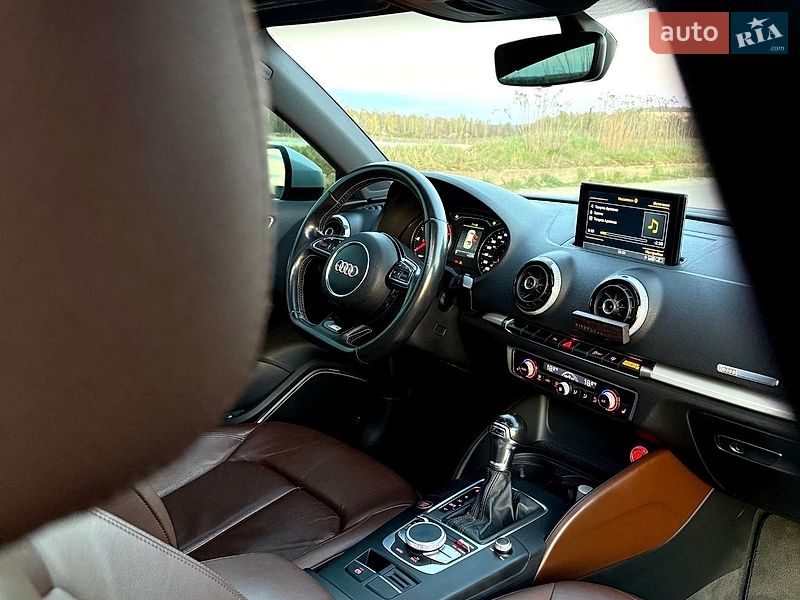 Седан Audi A3 2016 в Новояворівську