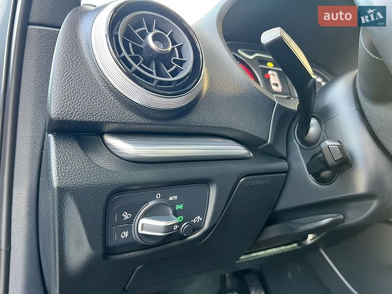 Седан Audi A3 2018 в Миколаєві