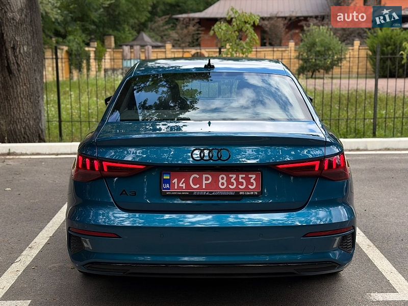 Седан Audi A3 2022 в Киеве