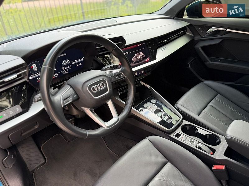 Седан Audi A3 2022 в Киеве