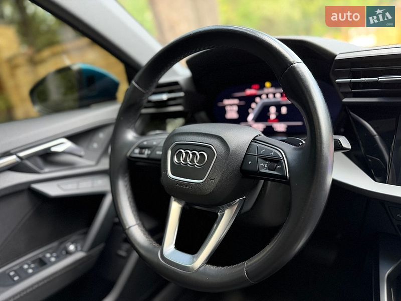Седан Audi A3 2022 в Киеве