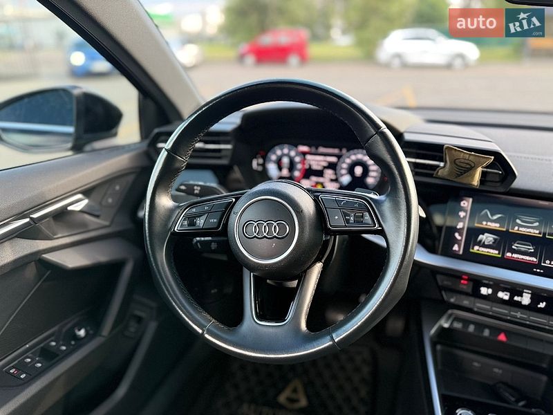 Седан Audi A3 2022 в Киеве