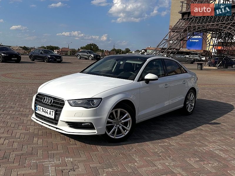 Седан Audi A3 2016 в Харькове