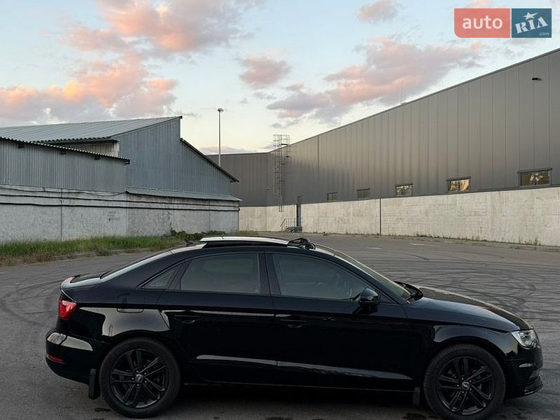 Седан Audi A3 2015 в Киеве