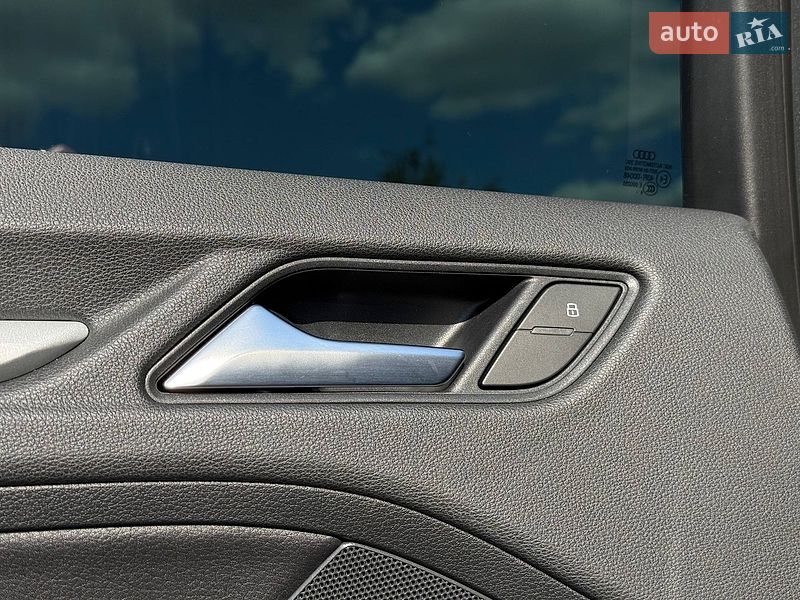 Седан Audi A3 2015 в Ровно