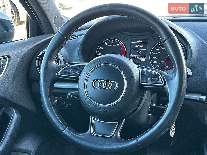 Седан Audi A3 2015 в Ивано-Франковске