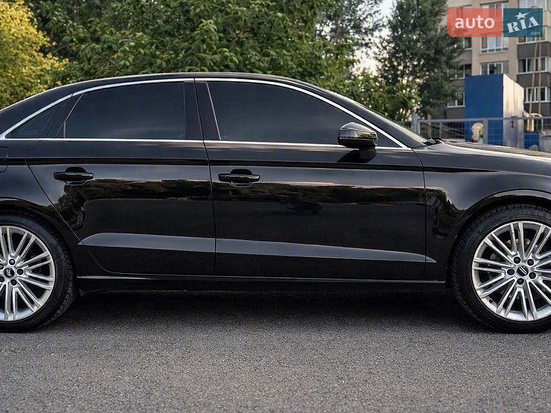 Седан Audi A3 2018 в Сумах