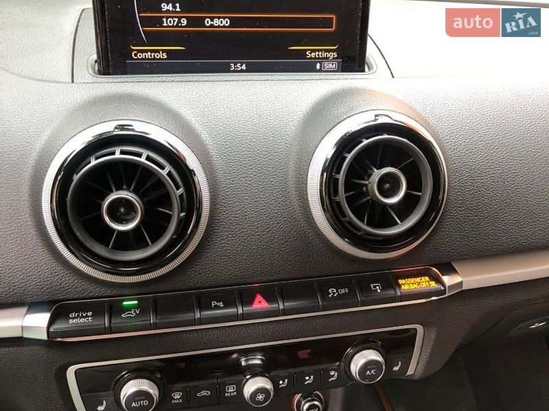 Хетчбек Audi A3 2016 в Львові