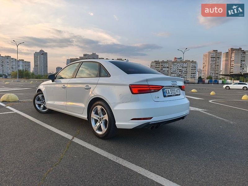 Седан Audi A3 2016 в Киеве