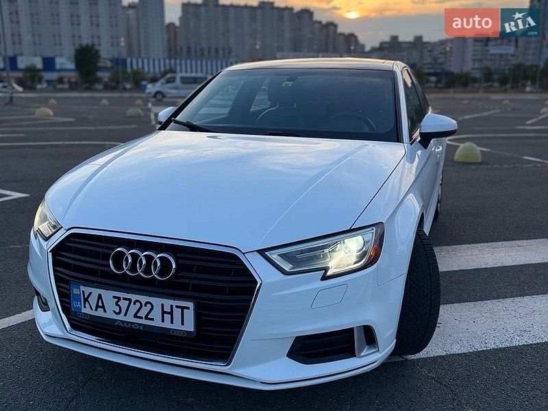 Седан Audi A3 2016 в Киеве