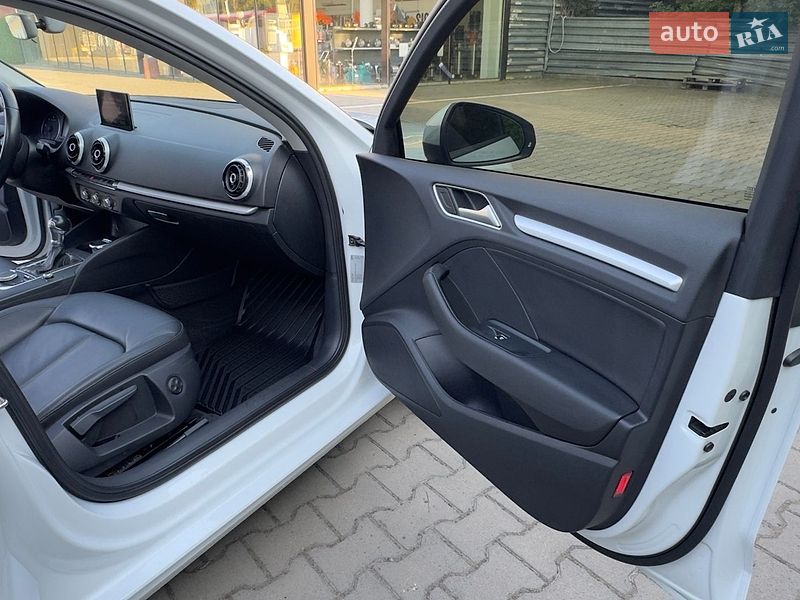 Седан Audi A3 2015 в Вінниці