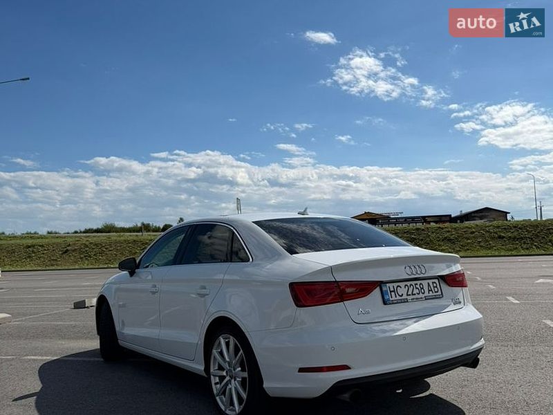 Седан Audi A3 2015 в Львові