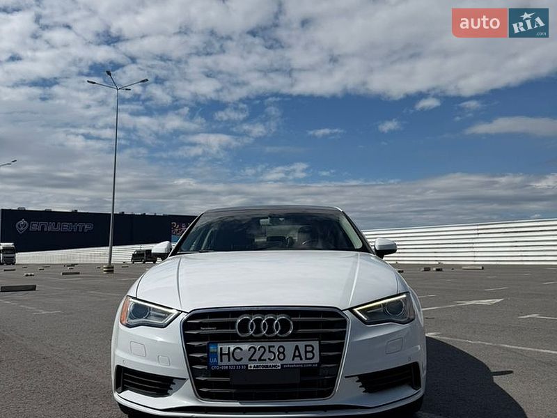 Седан Audi A3 2015 в Львові