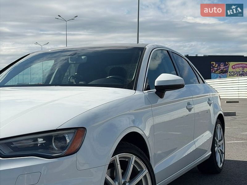 Седан Audi A3 2015 в Львові