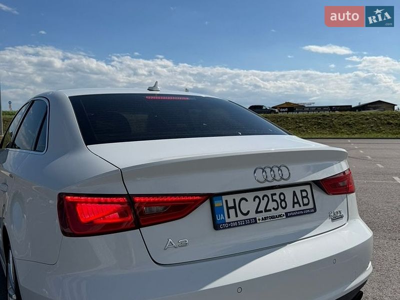 Седан Audi A3 2015 в Львове