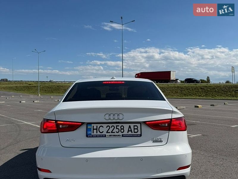 Седан Audi A3 2015 в Львові