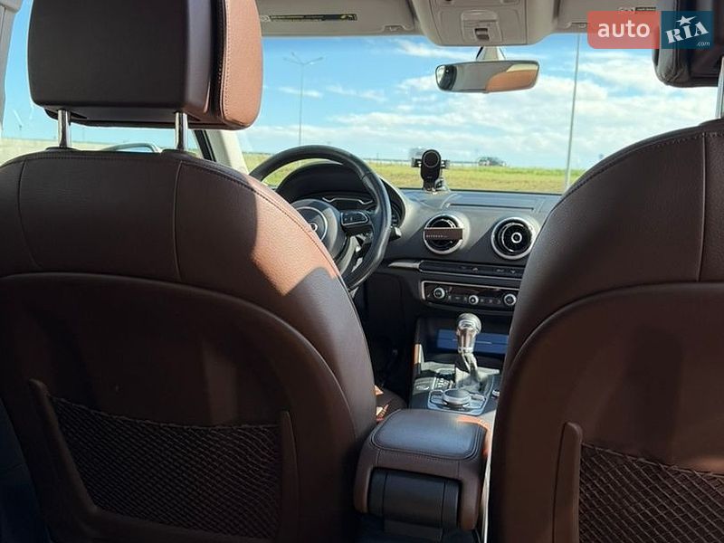 Седан Audi A3 2015 в Львові