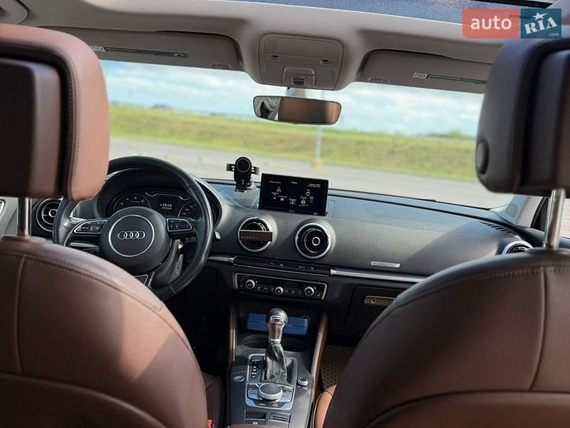 Седан Audi A3 2015 в Львові