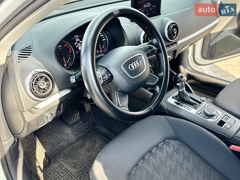 Хетчбек Audi A3 2014 в Ромнах фото 12 Хетчбек Audi A3 2014 в Ромнах