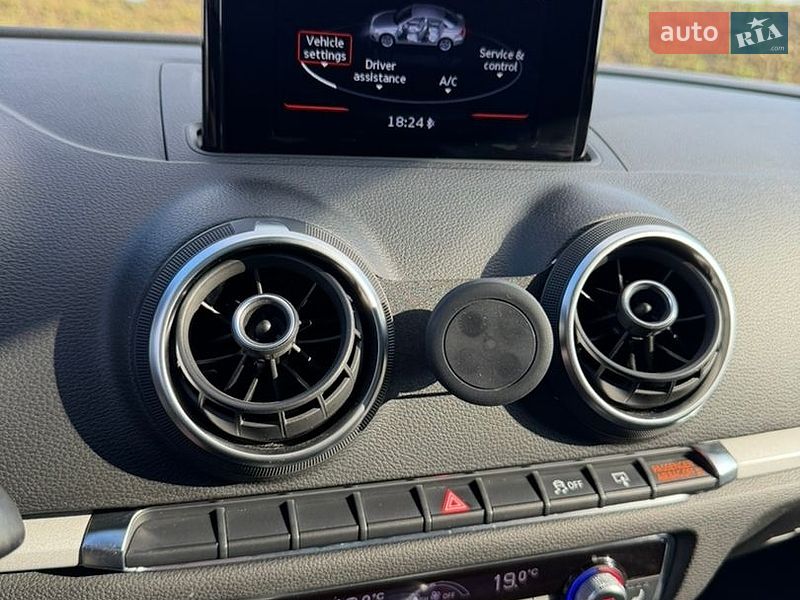 Седан Audi A3 2015 в Львове