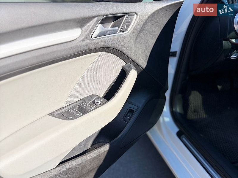 Седан Audi A3 2017 в Дніпрі