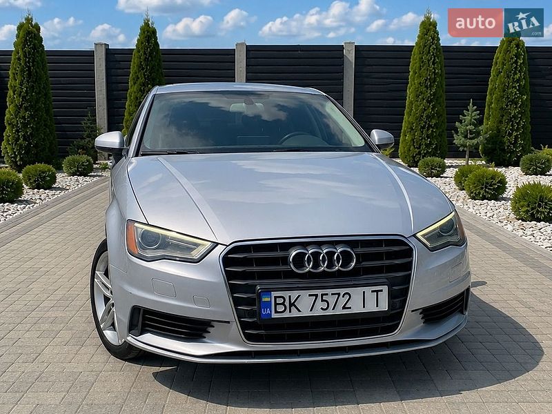 Седан Audi A3 2014 в Острозі