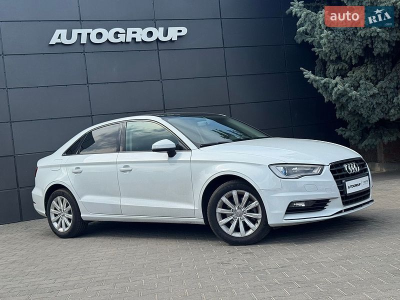Седан Audi A3 2015 в Одессе