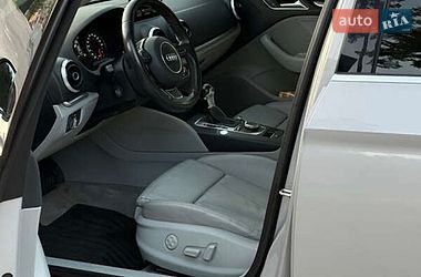 Седан Audi A3 2014 в Острозі