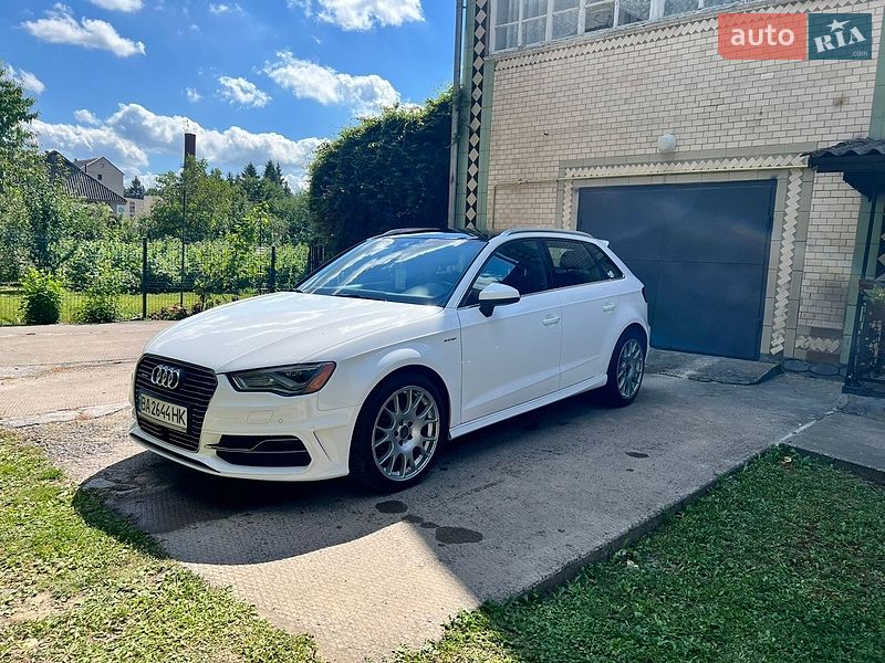 Хетчбек Audi A3 2016 в Умані