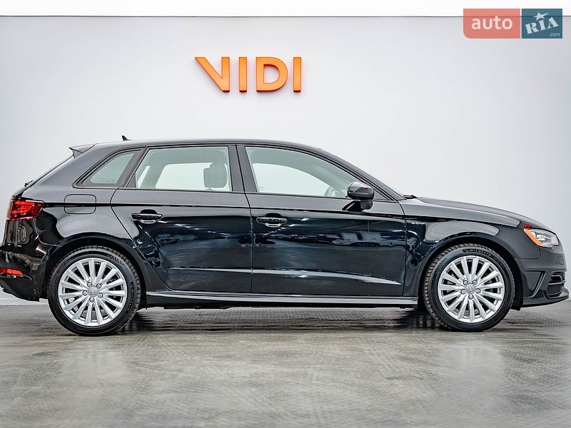 Хетчбек Audi A3 2016 в Києві