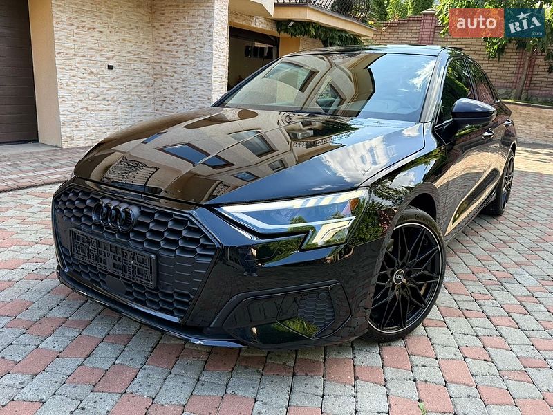 Седан Audi A3 2023 в Черновцах