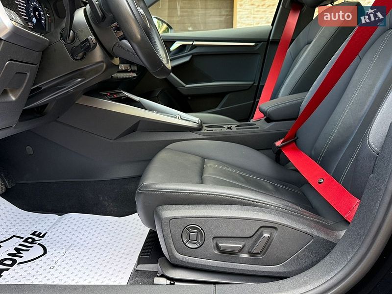Седан Audi A3 2023 в Черновцах
