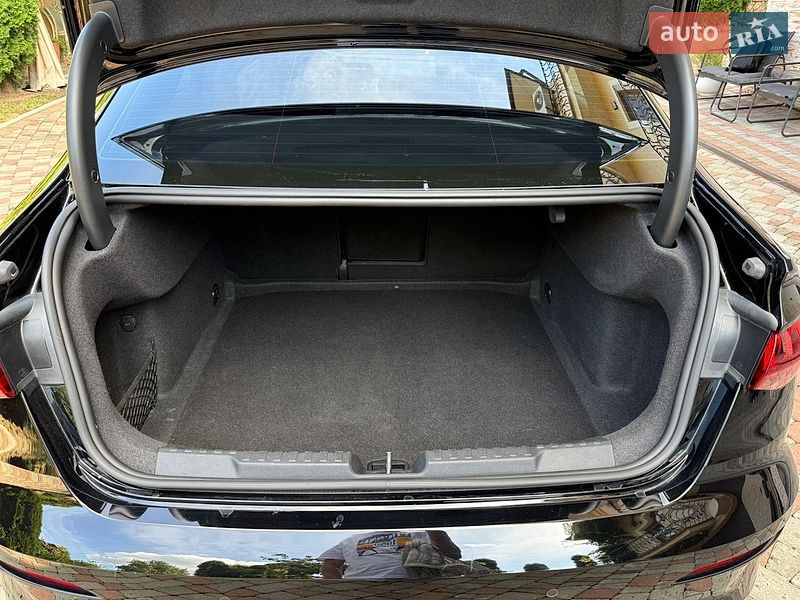 Седан Audi A3 2023 в Черновцах