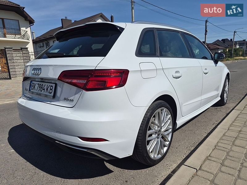 Хэтчбек Audi A3 2017 в Ровно фото 6 Хэтчбек Audi A3 2017 в Ровно