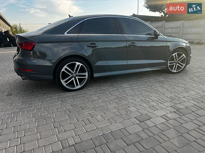 Седан Audi A3 2016 в Кривом Роге