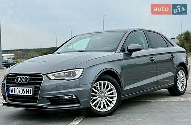 Седан Audi A3 2016 в Киеве