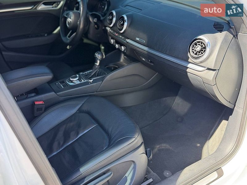Седан Audi A3 2019 в Одессе