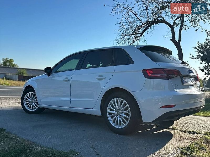 Хетчбек Audi A3 2017 в Харкові