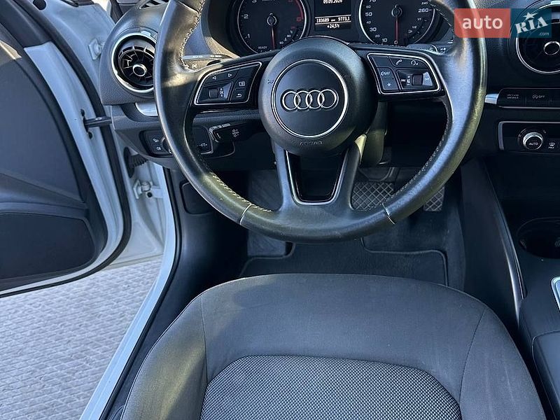 Хетчбек Audi A3 2017 в Харкові