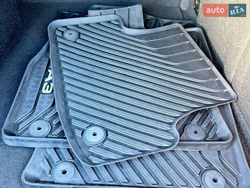 Седан Audi A3 2015 в Києві фото 29 Седан Audi A3 2015 в Києві