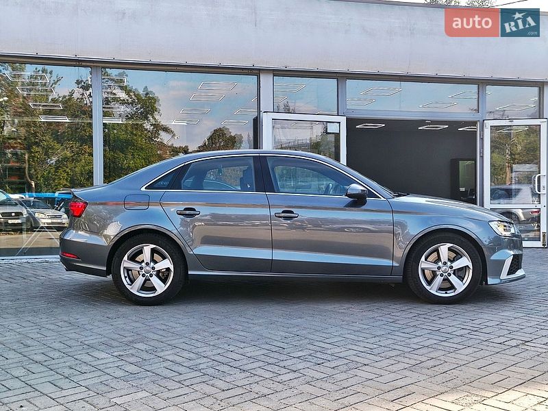Седан Audi A3 2019 в Днепре