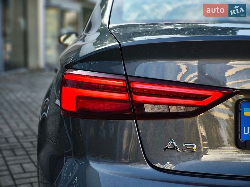 Седан Audi A3 2019 в Днепре
