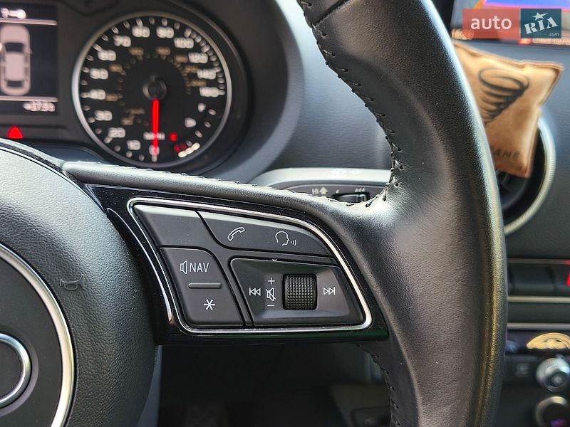 Седан Audi A3 2019 в Днепре